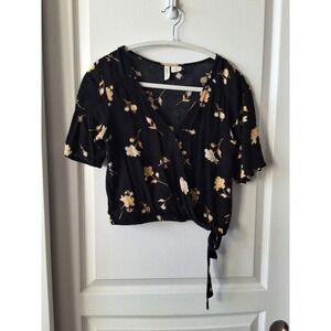 Sky and Sparrow Black Floral Wrap Tie Front Crop Top Short Sleeve Small